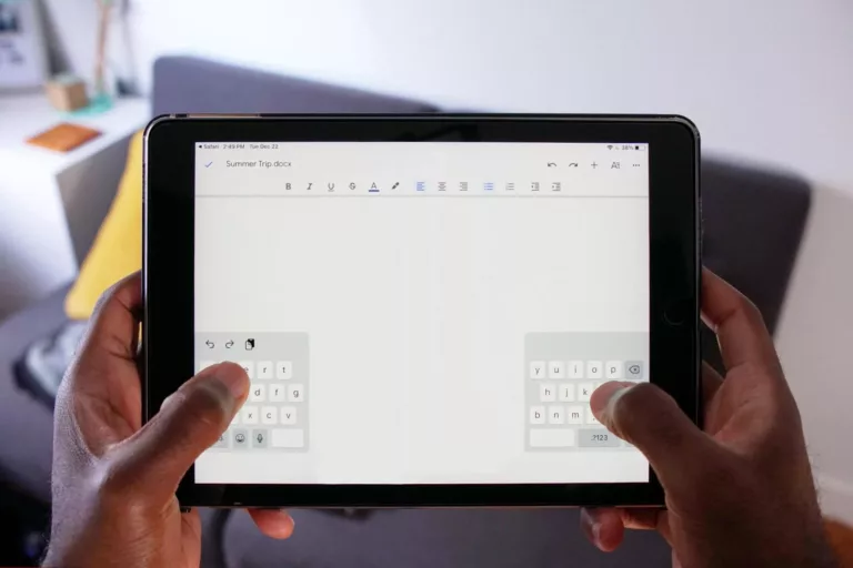 Why is Keyboard Split On iPad? 11