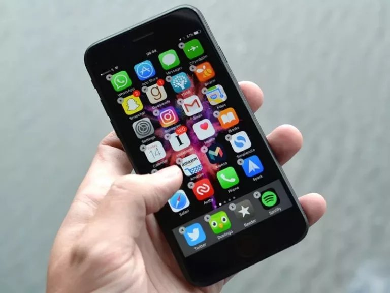 Troubleshooting App Freezes on Smartphones 1
