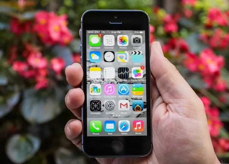 Apple iPhone 5s: Does It Have a Front Camera? 1