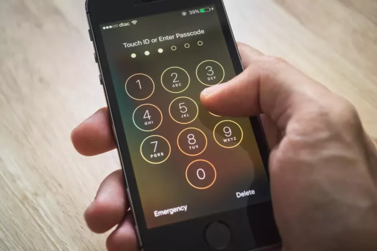 How to Bypass iPhone Lock Screen Without Restore? 3