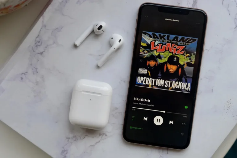 Does the iPhone 13 Come with AirPods? 9