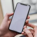 How to Clean An iPhone Screen? 17