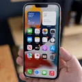 How to Use Border Wallpapers on Your iPhone 13? 14