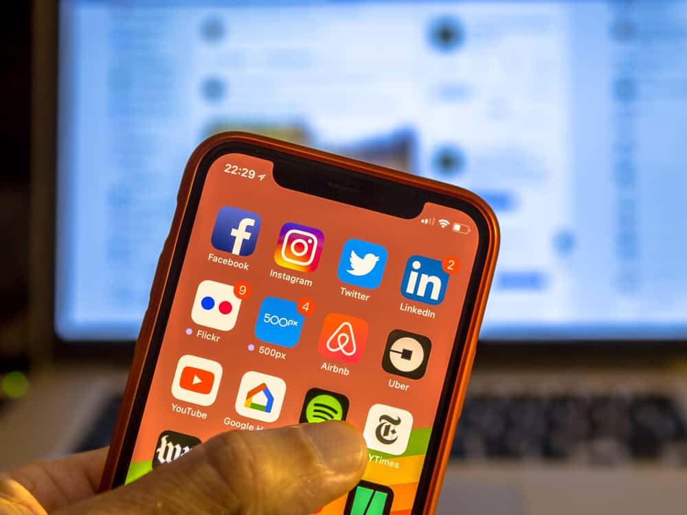 Understanding iPhone App Icon Blinking 2 Understanding iPhone App Icon Blinking 1