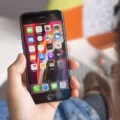 How to Set a Live Wallpaper on iPhone SE? 5