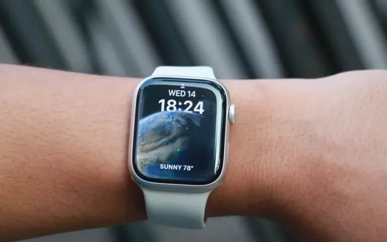 What Wrist Should You Wear Your Apple Watch? 19
