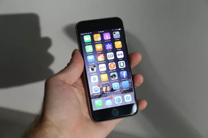 How to Get Broken Headphone Jack Out of iPhone 6? 9