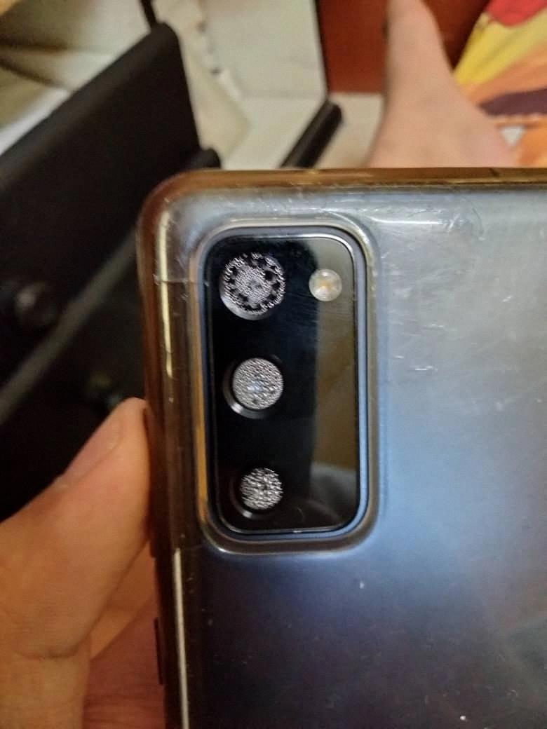 how to get water out of phone camera