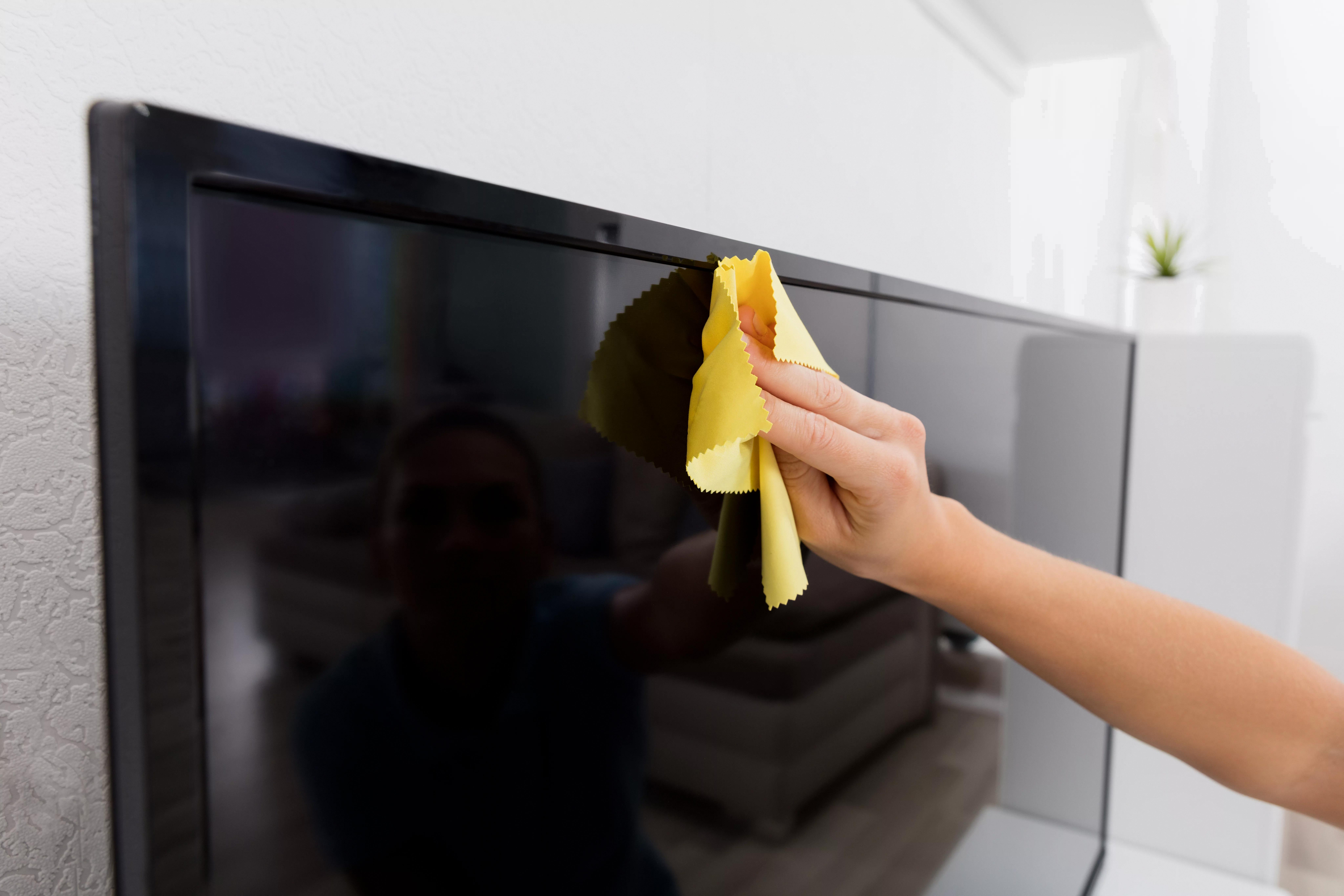 how to remove scratches from tv screen
