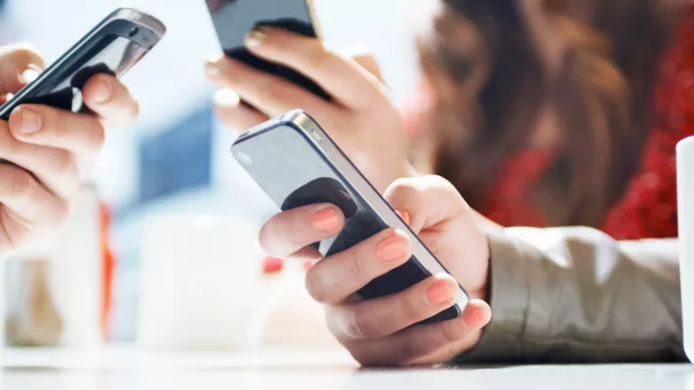 Can iPhone Users See When Android Users Are Typing? 3