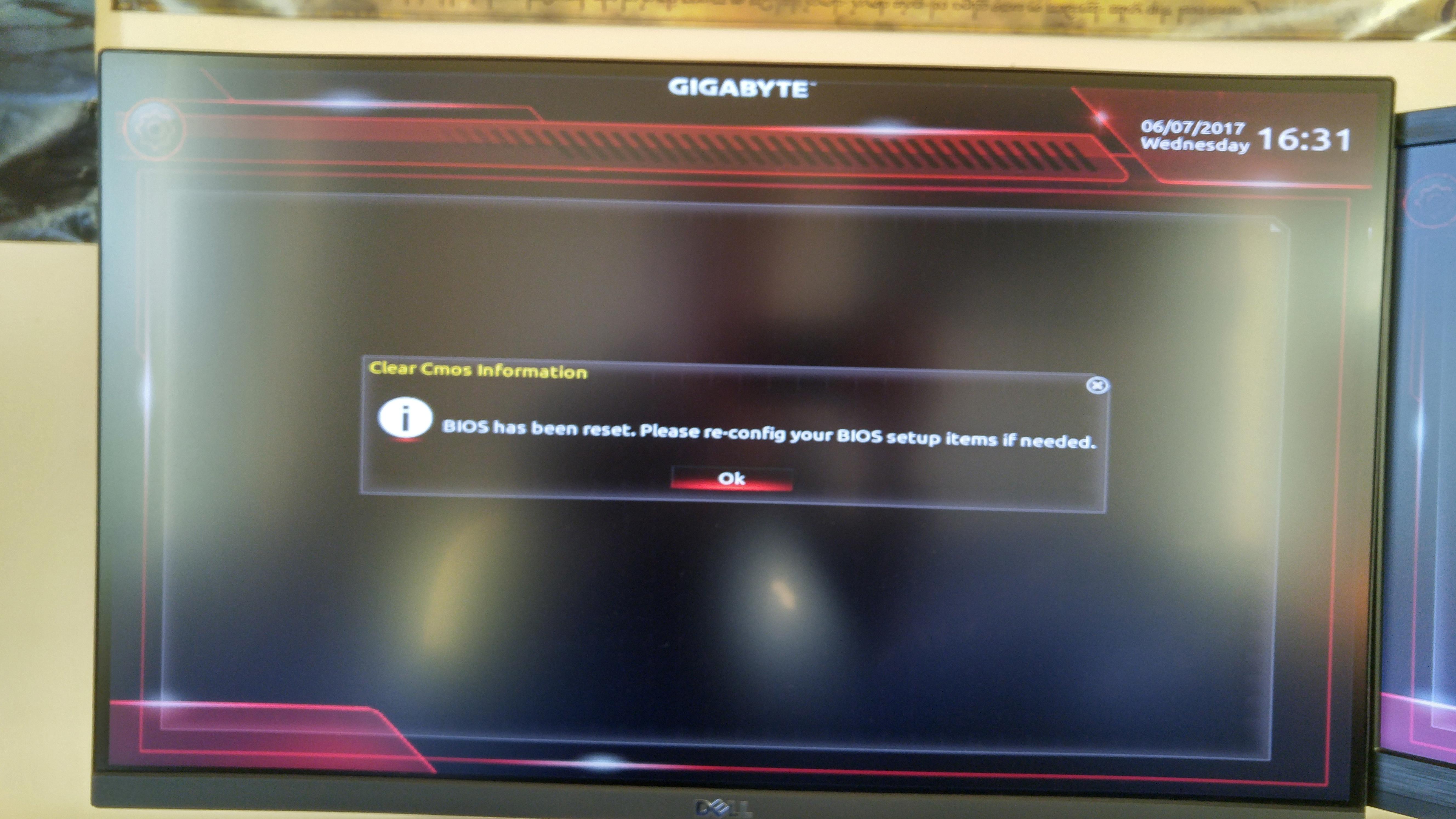 reset bios gigabyte