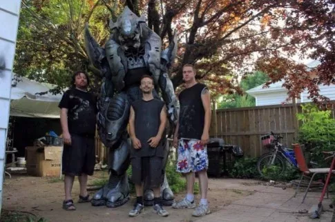 Animatronic Halo Elite Costume Will Have You Screaming “Wart, Wart, Wart!” 3