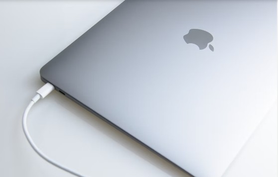 Can I Charge My Macbook in Europe? 2 Can I Charge My Macbook in Europe? 1