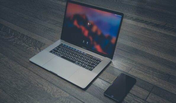 MacBook Pro Screen Repair Cost - Explained - DeviceMAG