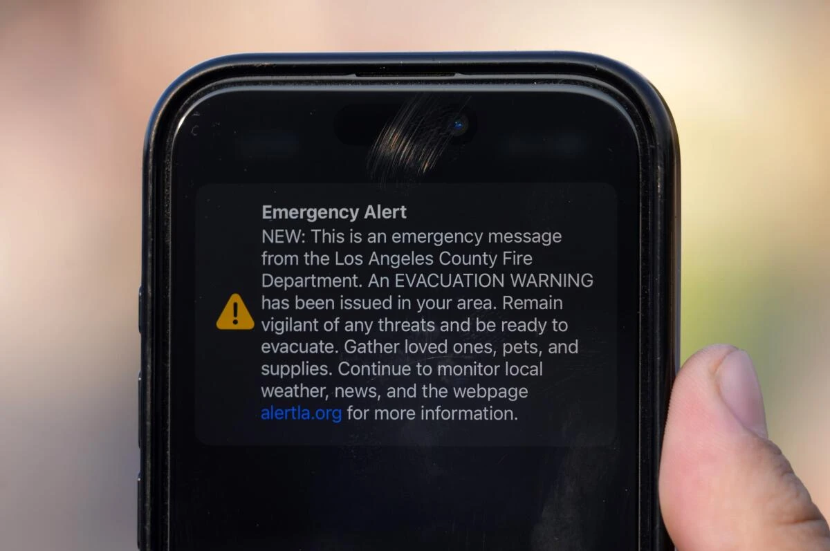 Do Emergency Alerts Work in Airplane Mode? 1 Do Emergency Alerts Work in Airplane Mode?