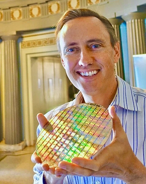 Google: New Quantum Chip Proves Parallel Universes Exist 3 A wafer full of quantum processors shown at the Age of AI conference - Steve Jurvetson, CC BY 2.0, via Wikimedia Commons